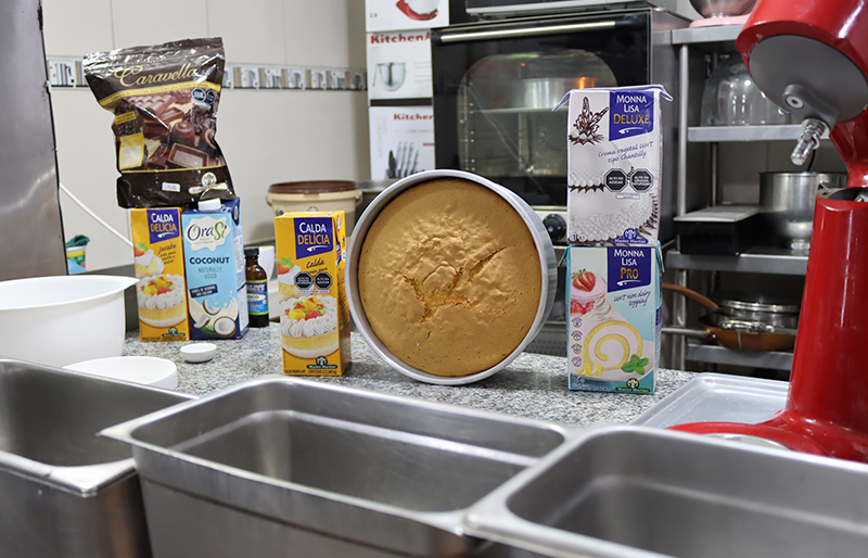 Bizcochuelo con productos master martini